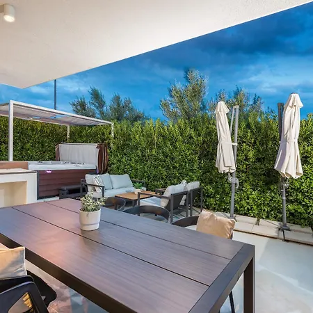 Adora For 6 People In With Private Pool & Children Playground