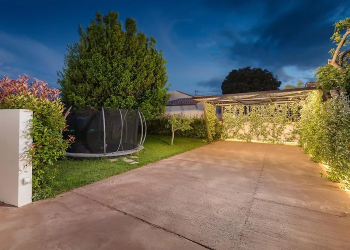 Adora For 6 People In With Private Pool & Children Playground *