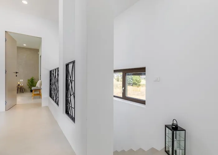 Adora For 6 People In With Private Pool & Children Playground Pula