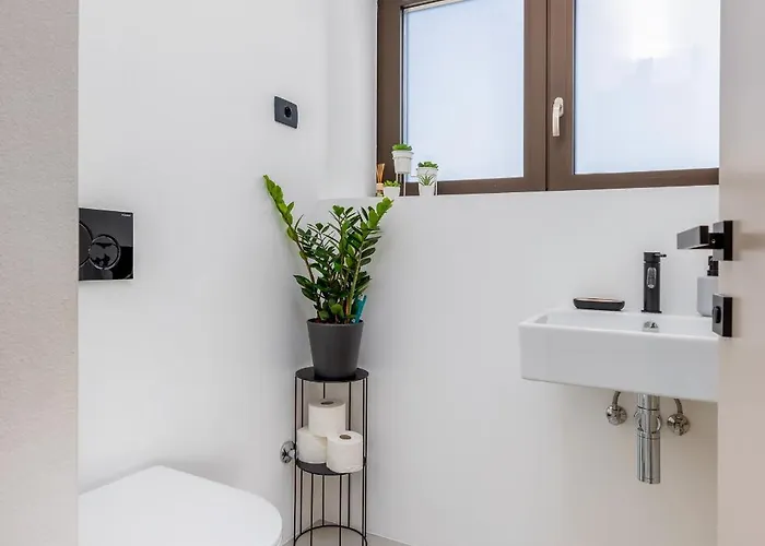 Adora For 6 People In With Private Pool & Children Playground Vila Pula