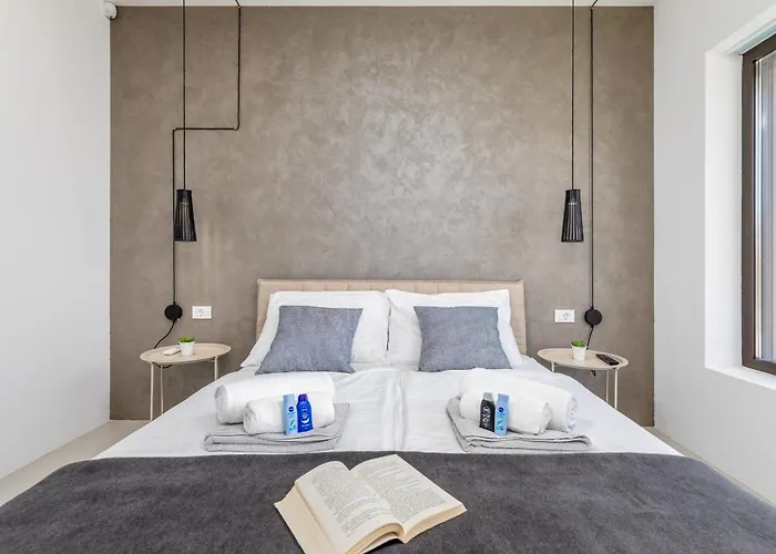 Adora For 6 People In With Private Pool & Children Playground Vila *