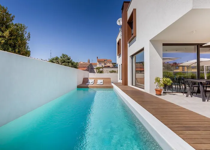 Adora For 6 People In With Private Pool & Children Playground * Pula