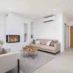 Adora For 6 People In With Private Pool & Children Playground Pula