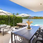 Adora For 6 People In With Private Pool & Children Playground Pula