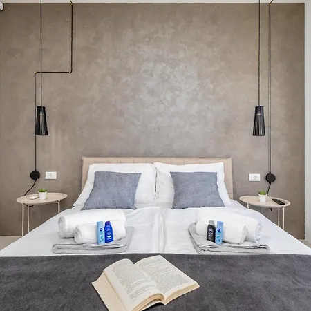 Adora For 6 People In With Private Pool & Children Playground Βίλα *