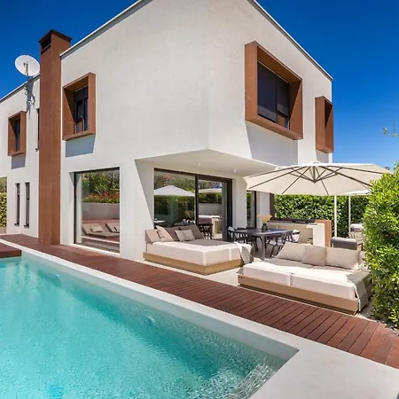 Adora For 6 People In With Private Pool & Children Playground Βίλα