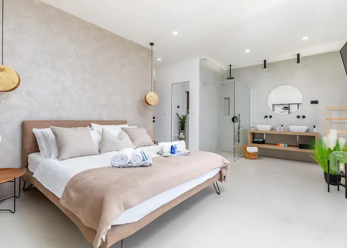 וילה Adora For 6 People In With Private Pool & Children Playground