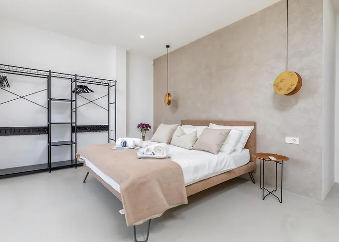 Adora For 6 People In With Private Pool & Children Playground וילה *